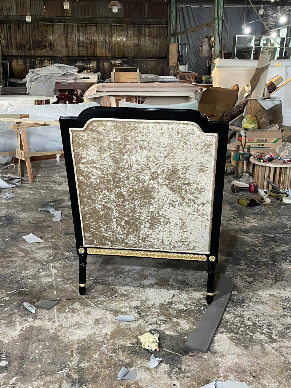 SOFA ĐƠN CỔ ĐIỂN KATI LOUIS 16 PHONG CÁCH HOÀNG GIA